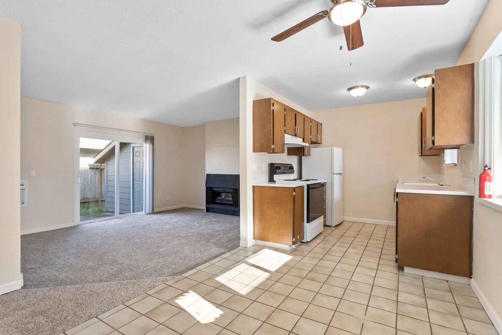 Portland Apartment: 16520 NE Glisan St