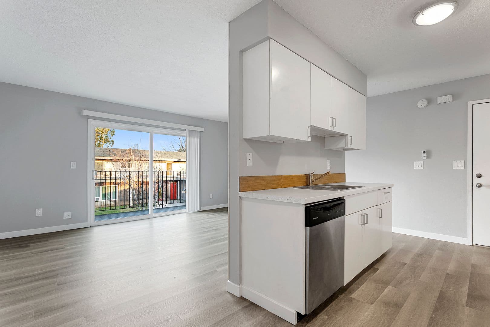 Portland Apartment: 10332 NE Oregon Street