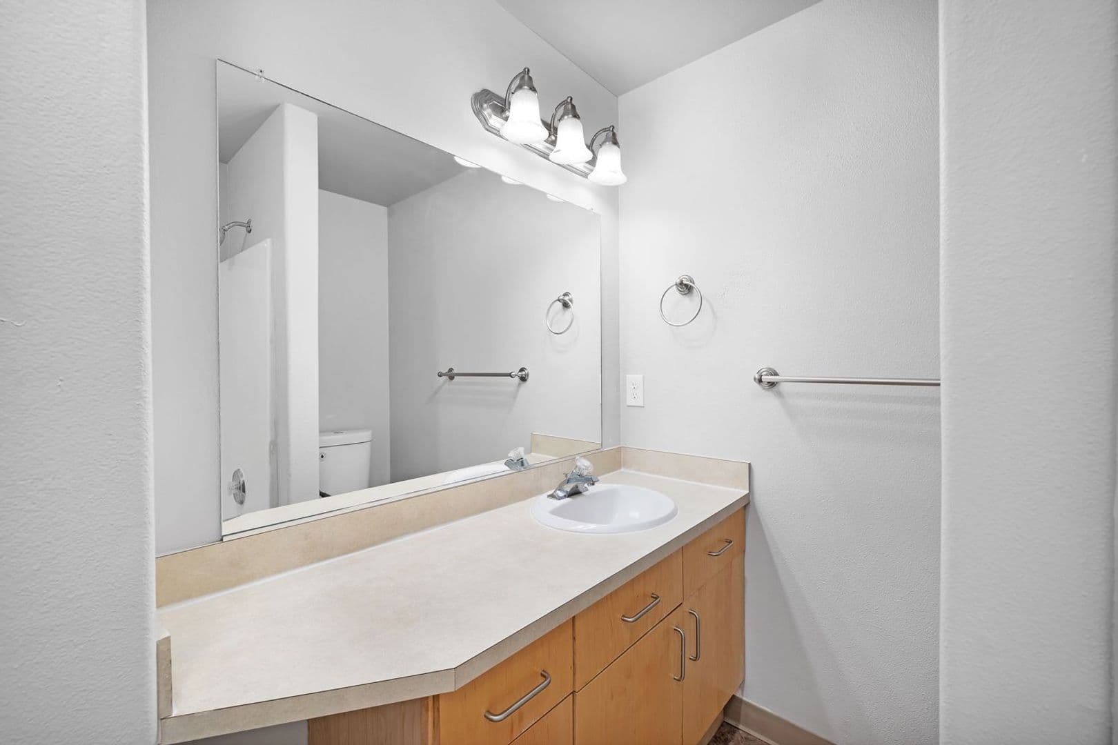 Portland Apartment: 13515 SE Holgate Blvd
