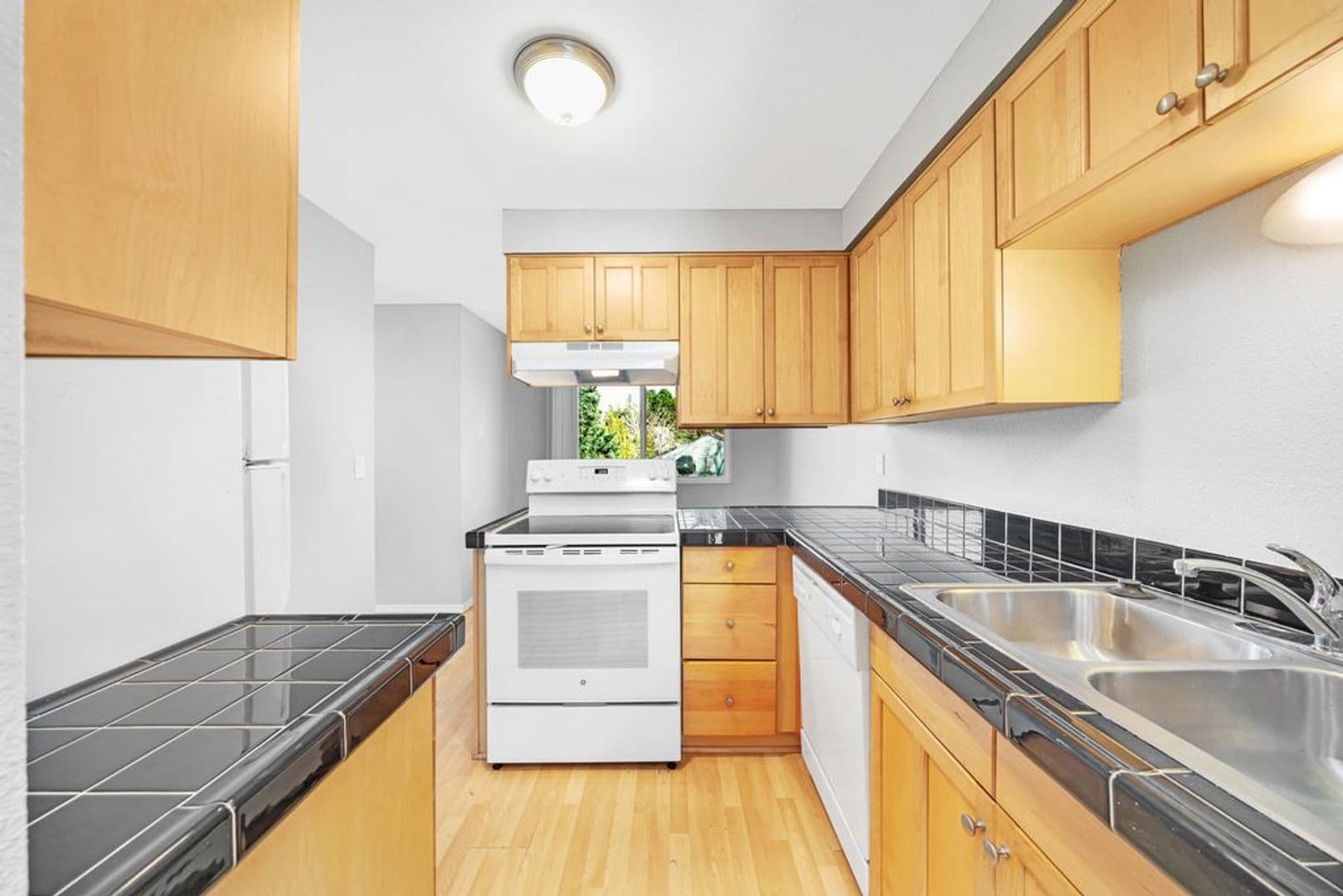Wilsonville Apartment: 10305 SW Wilsonville Rd.