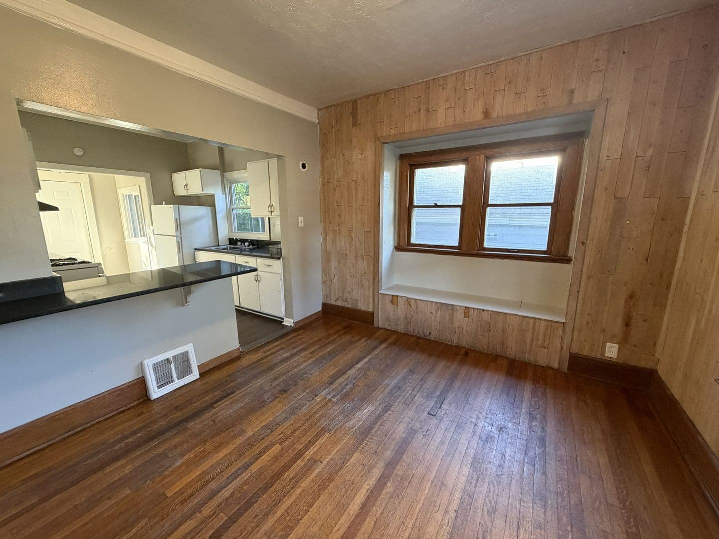 Toledo House: 1351 Berdan Ave