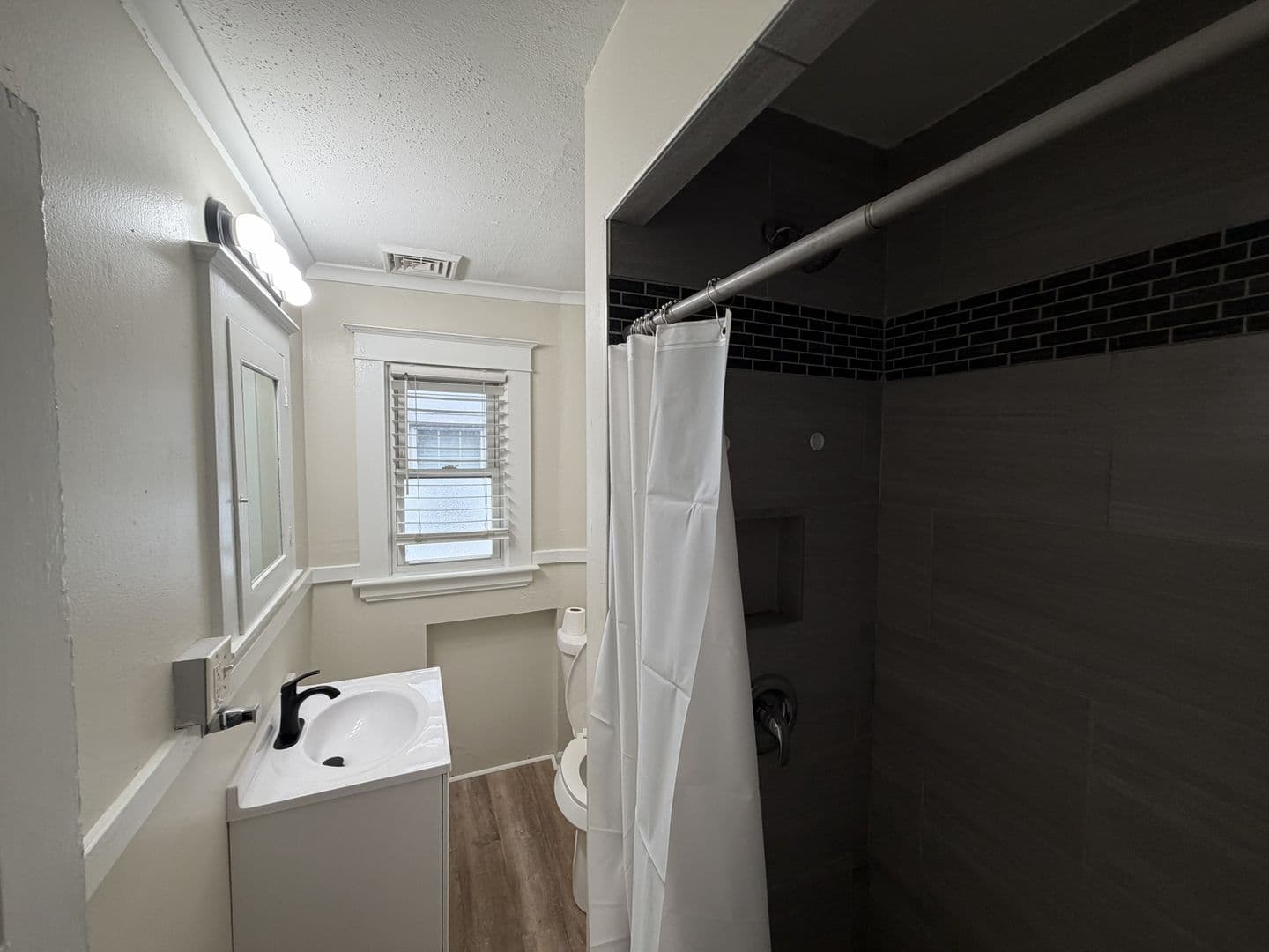 Toledo Apartment: 4417 Eastway St.