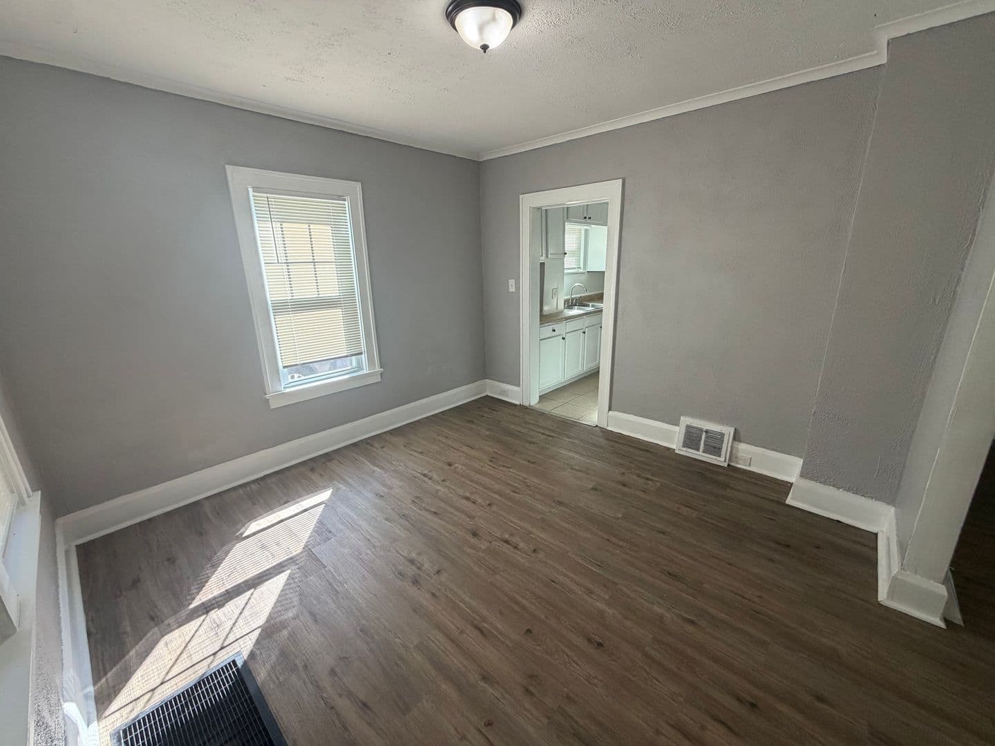 Toledo House: 1477 Eleanor Ave.