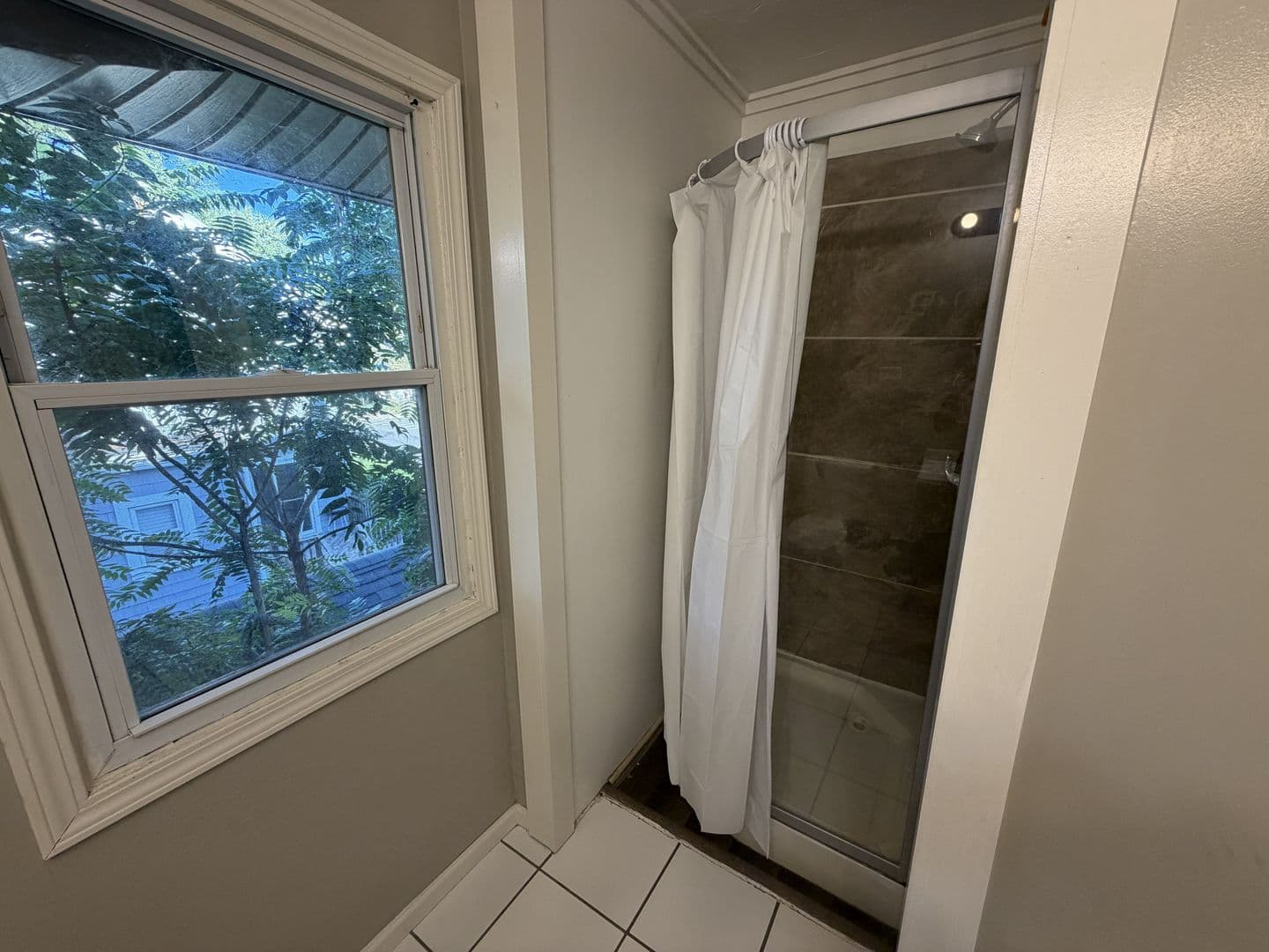 Toledo House: 1351 Berdan Ave