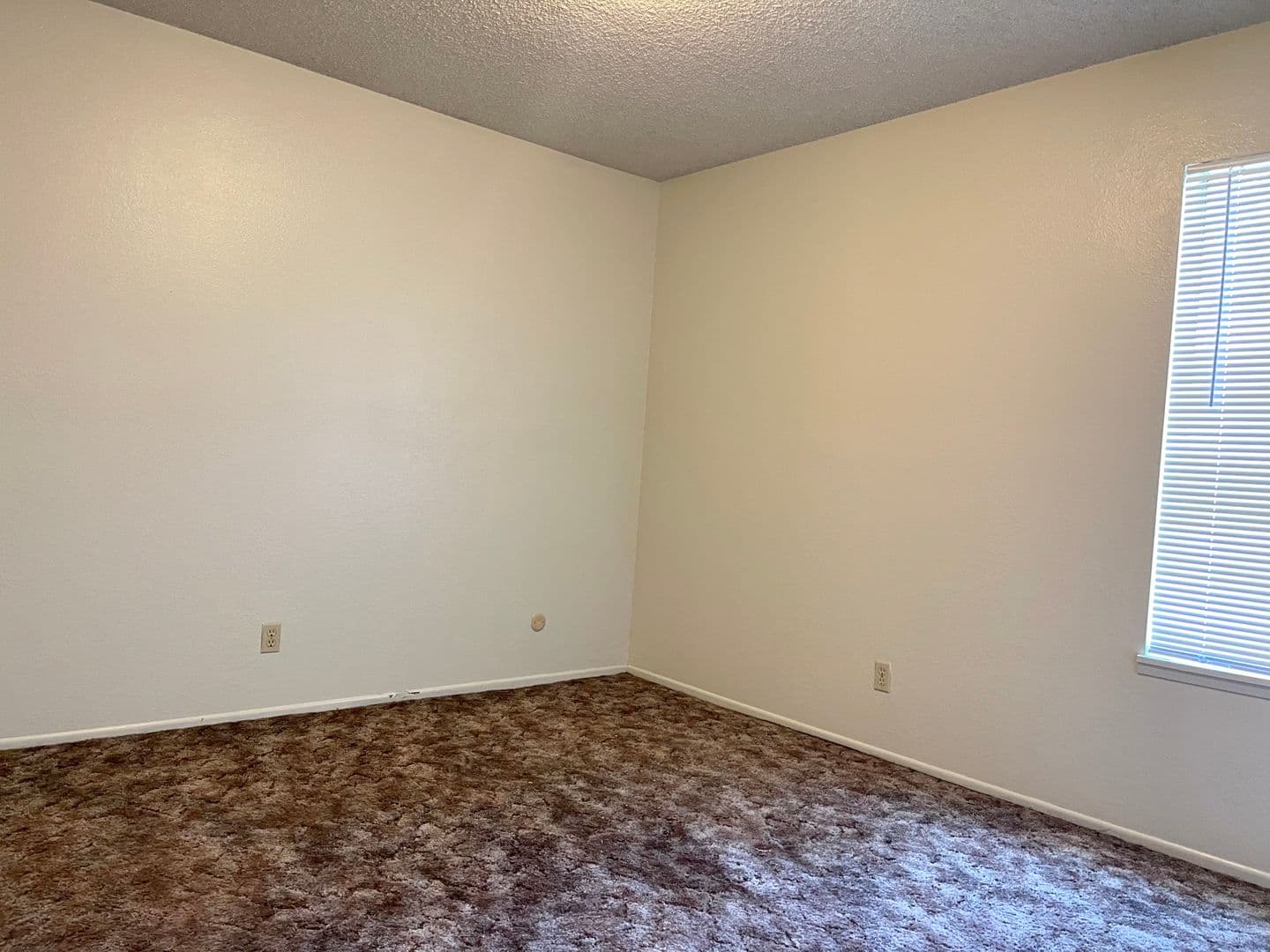 Shafter Apartment: 615 Kern St.