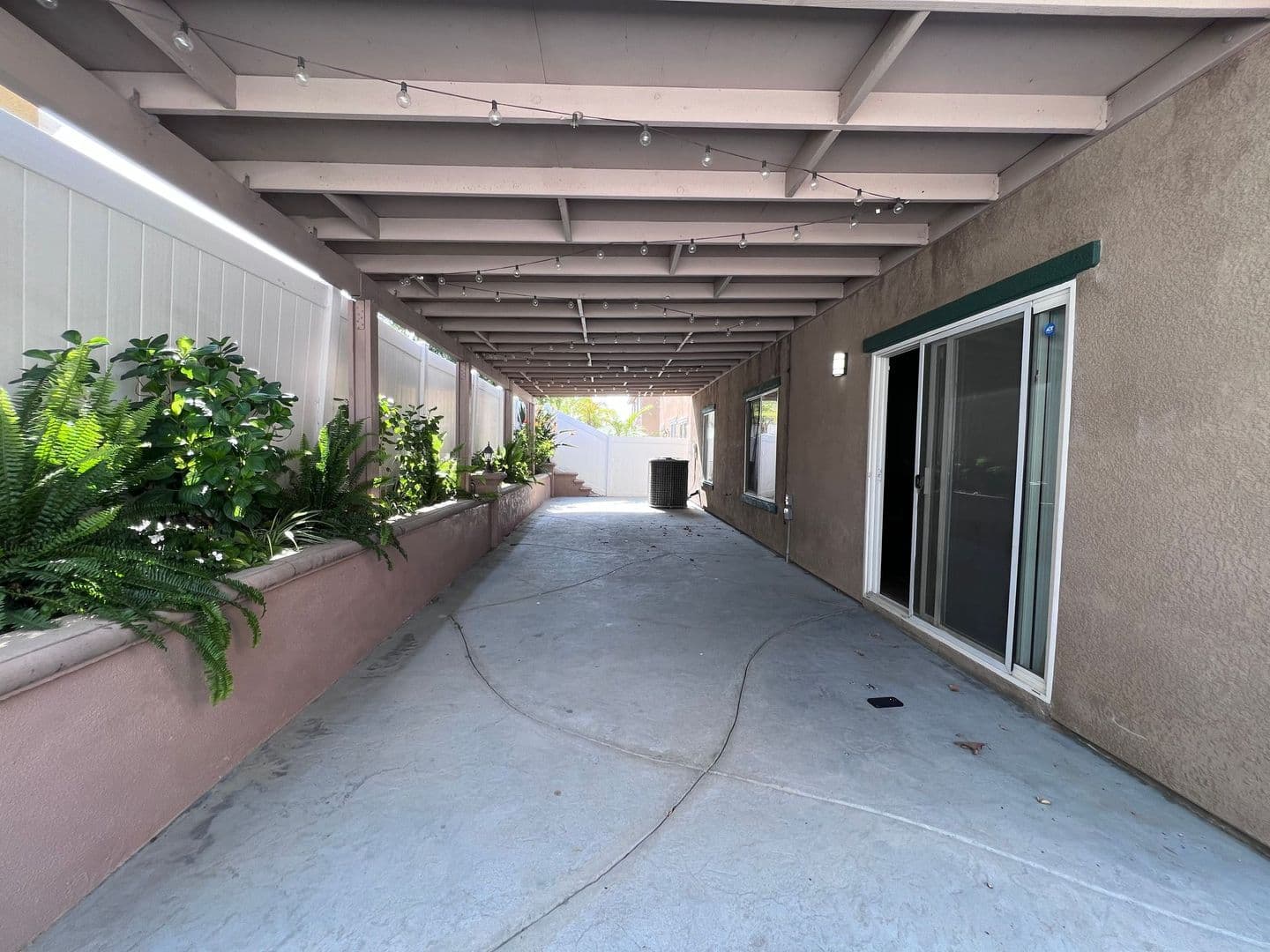 Perris House: 567 Botan St.