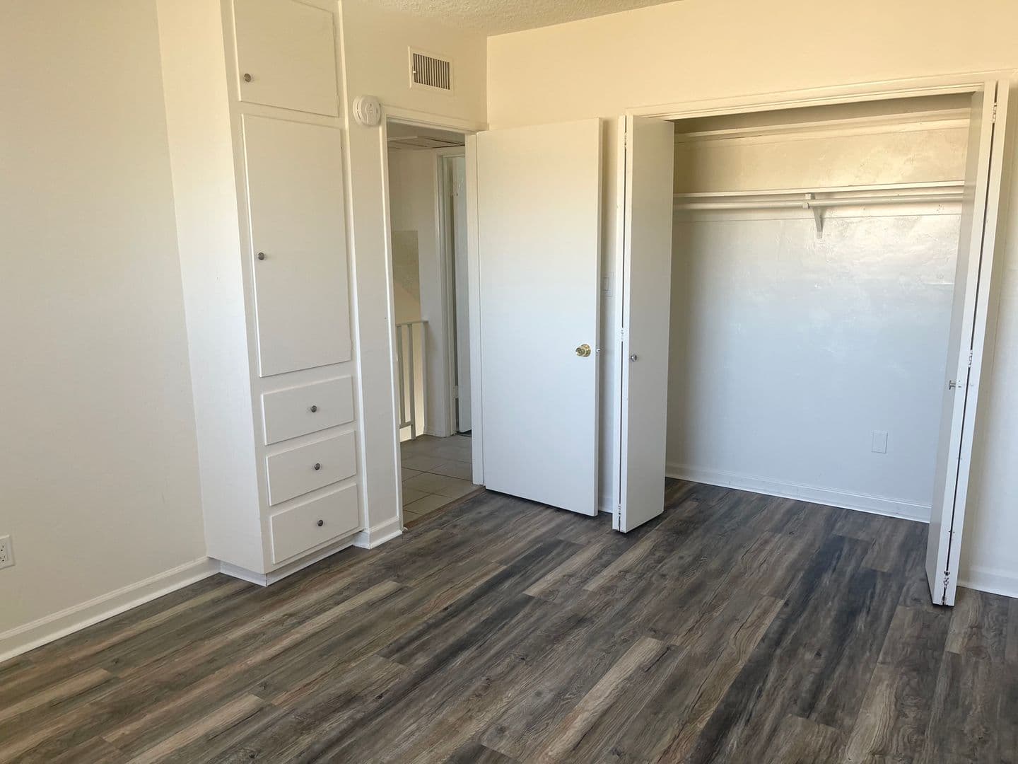 Bakersfield Apartment: 3600 N. Chester Ave.