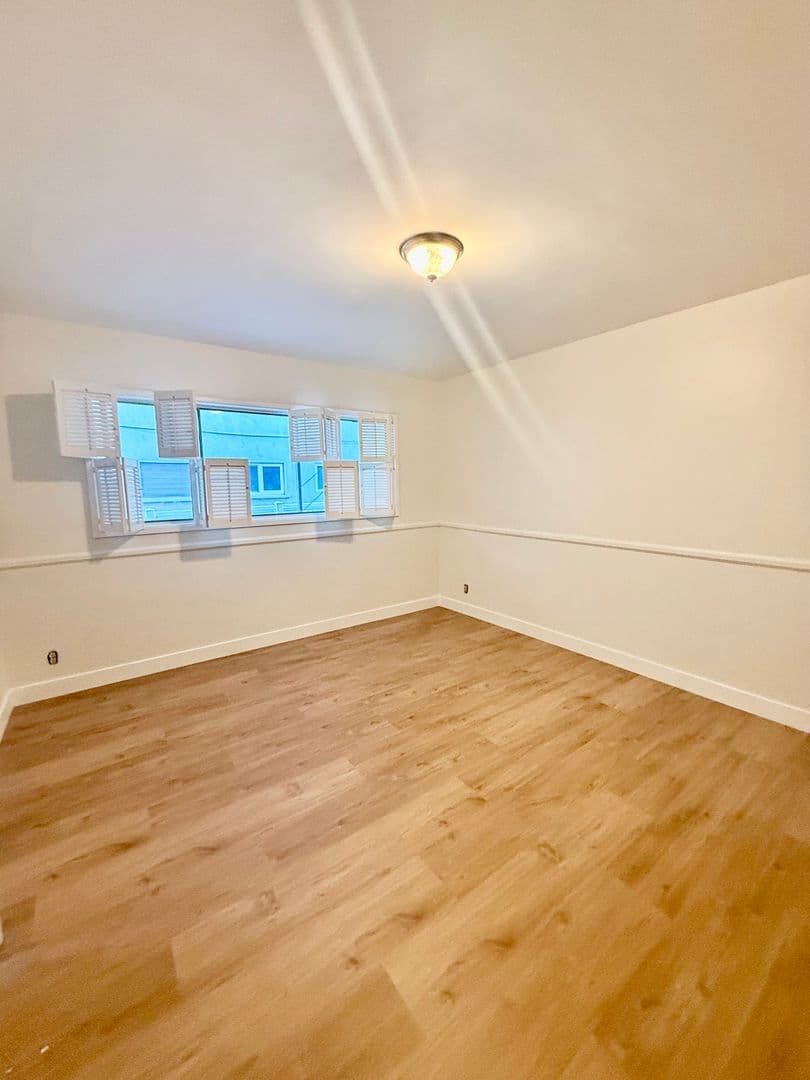 Los Angeles Apartment: 1479 S. Rexford Dr. #1