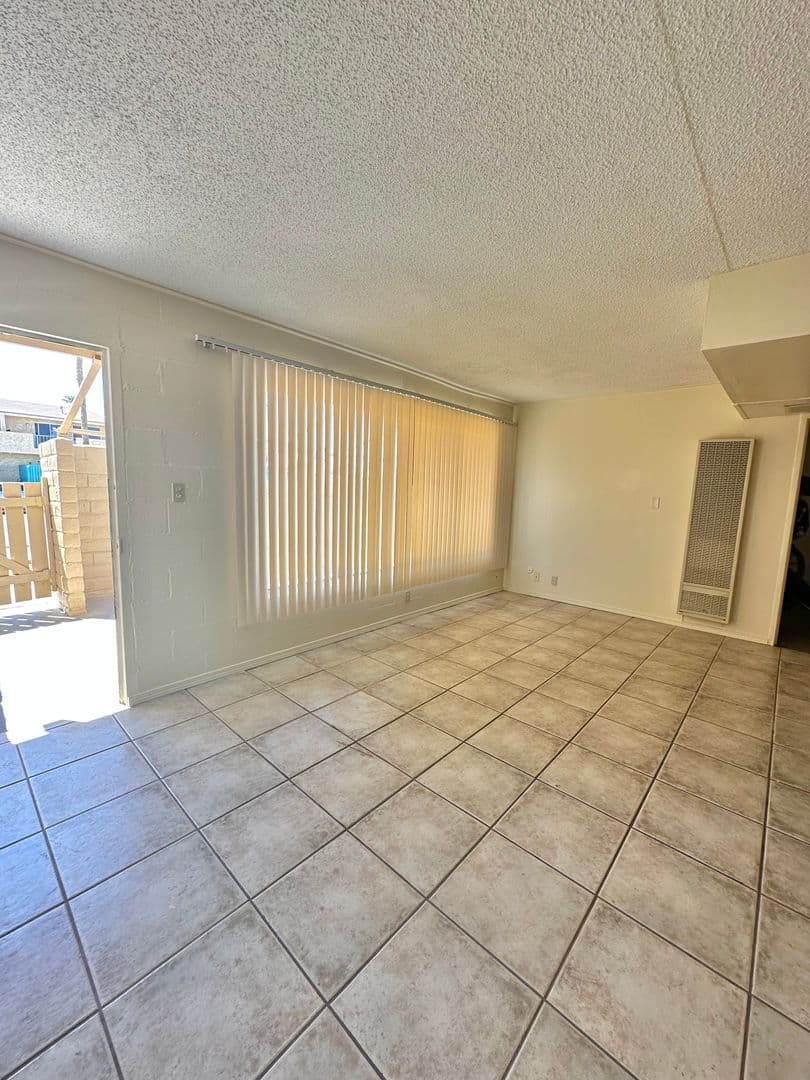 El Centro Apartment: 1678 Scott Ave.