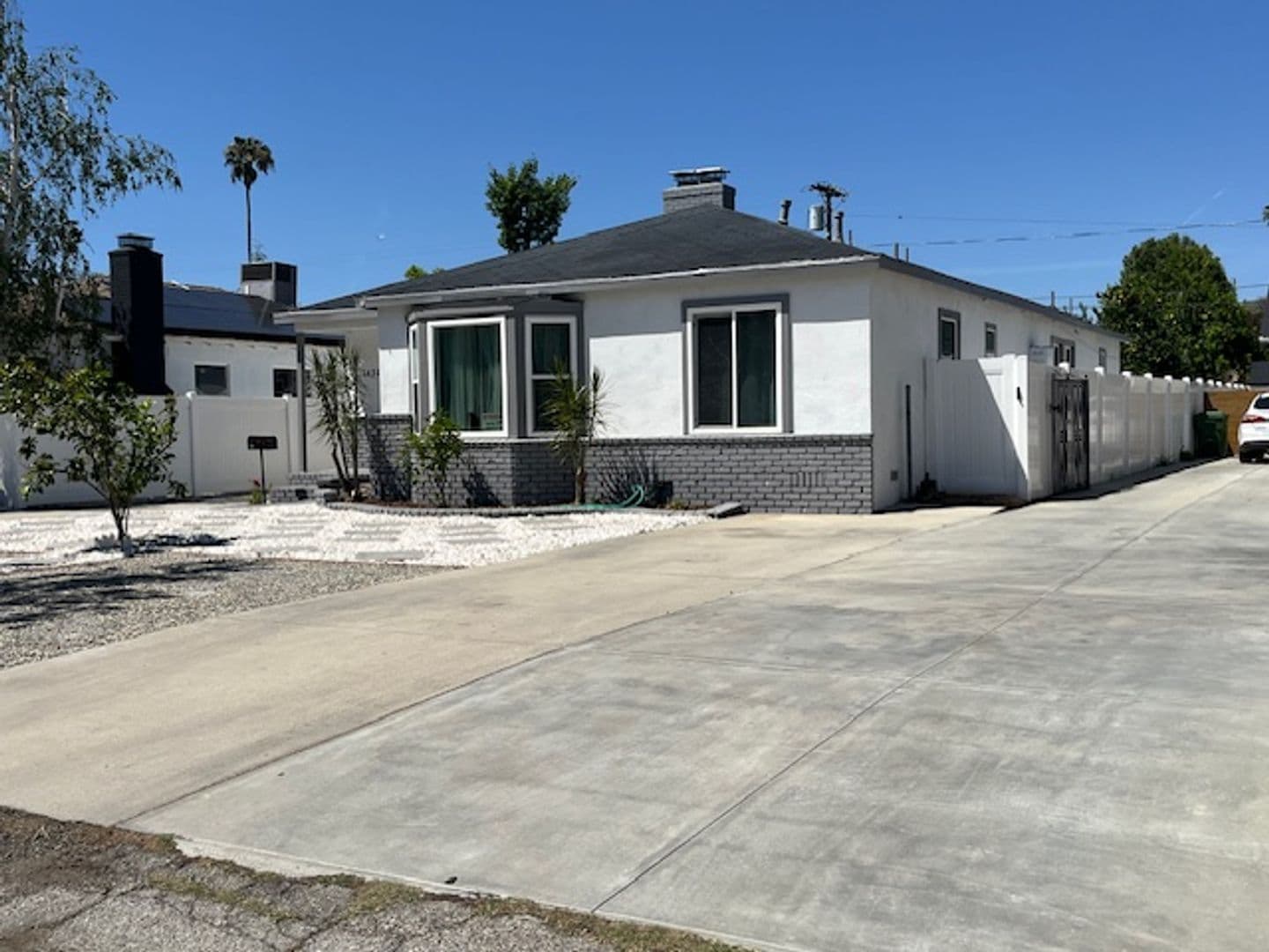 Van Nuys House: 14313 Collins St.