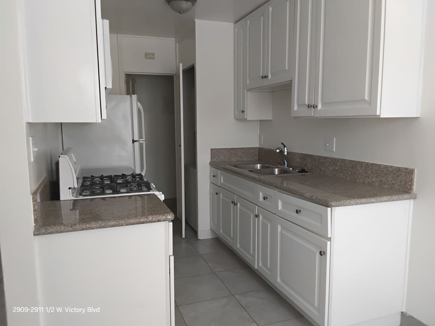 Burbank Apartment: 2909 W. Victory Blvd .