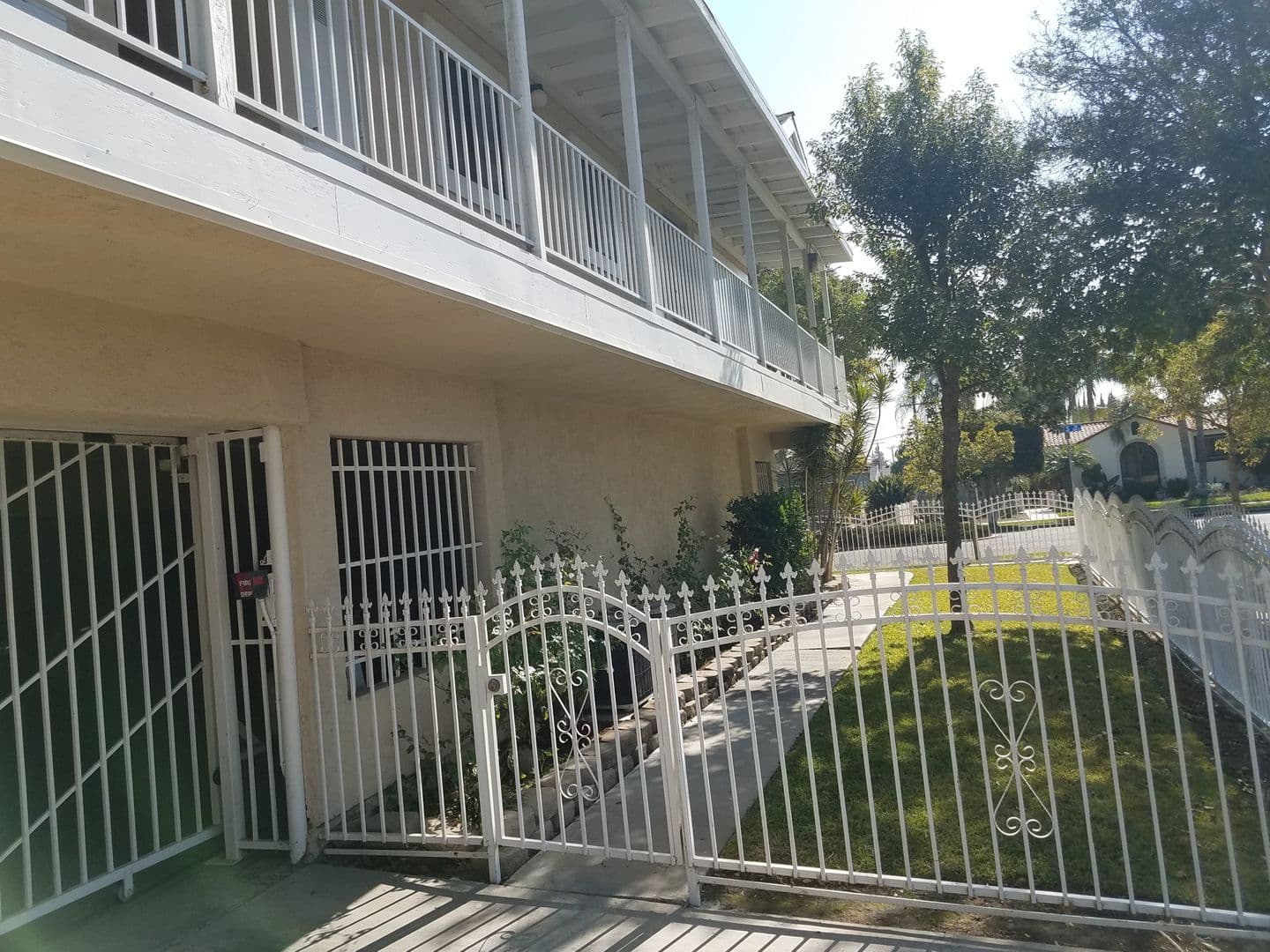 Anaheim Apartment: 301 E. Mills Dr.