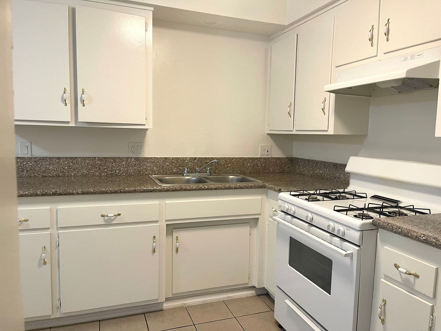 Bakersfield Apartment: 3600 N. Chester Ave.
