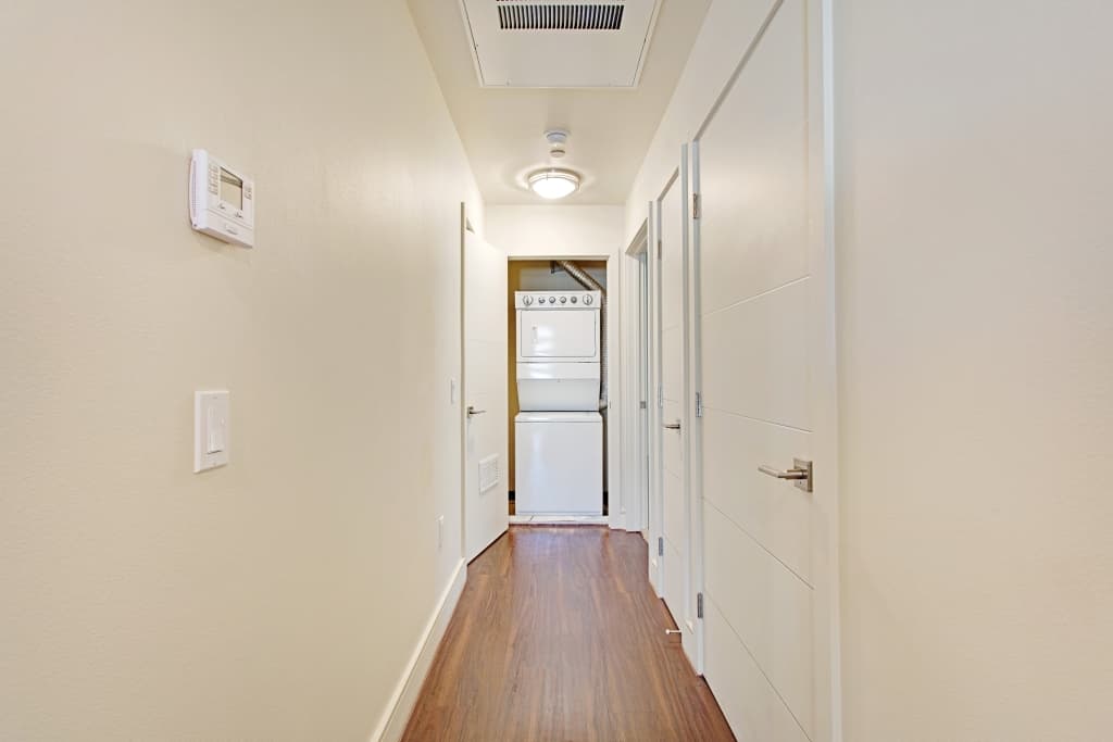 Thousand Oaks Apartment: 94- #4 N. Oakview Drive