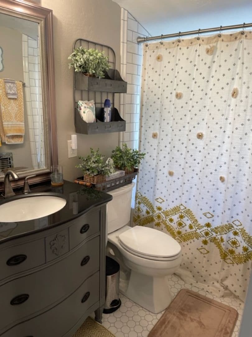 Tehachapi House: 24441 Oak Tree Court