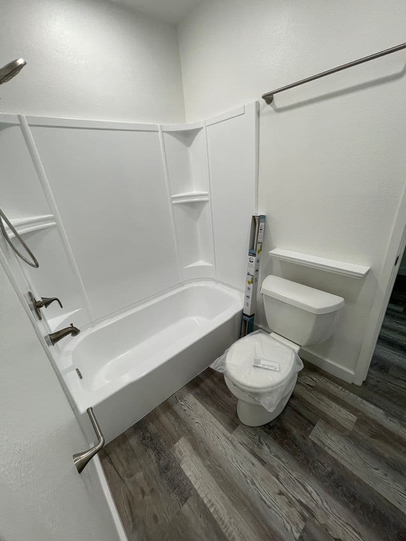 Tustin House: 16884 Donwest