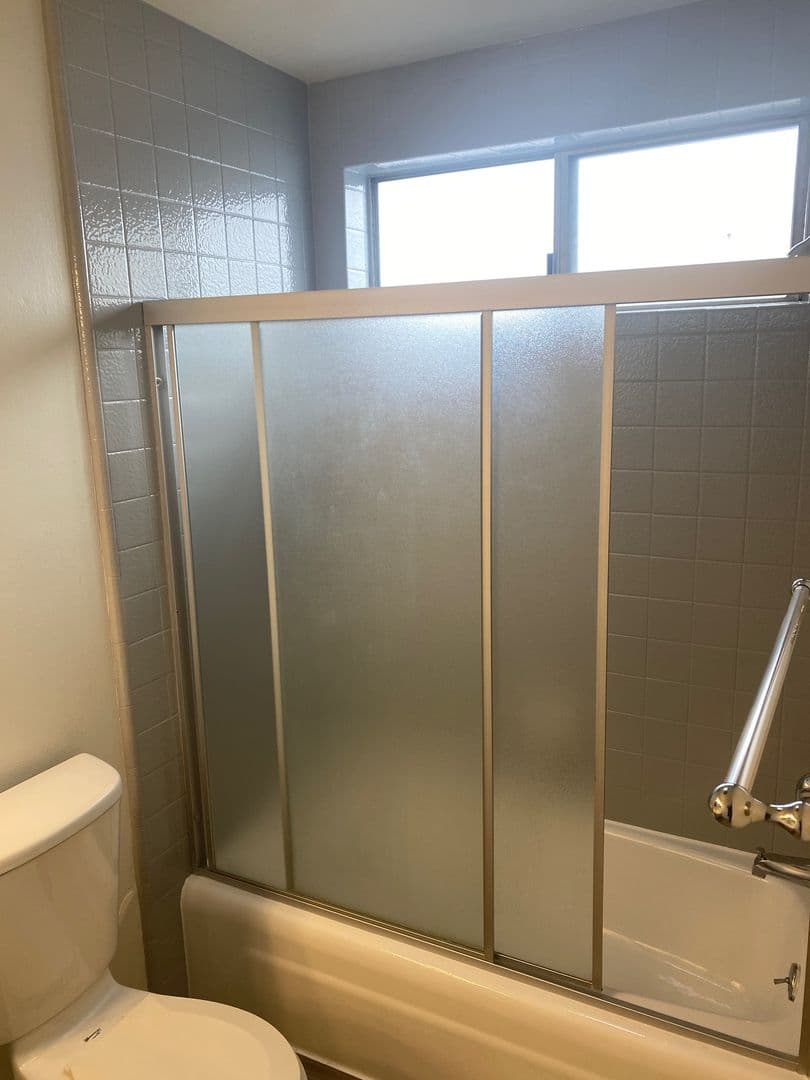Los Angeles Apartment: 10425 Irene Street  - 304