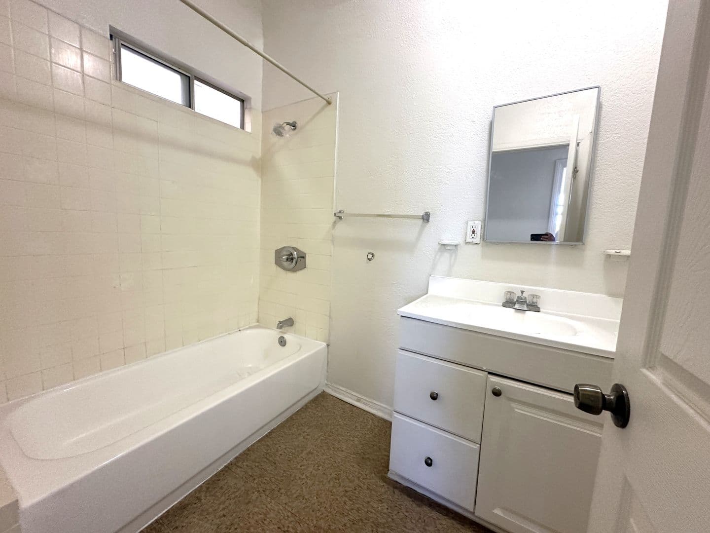 Los Angeles Apartment: 1458-1464 W. 45th St.