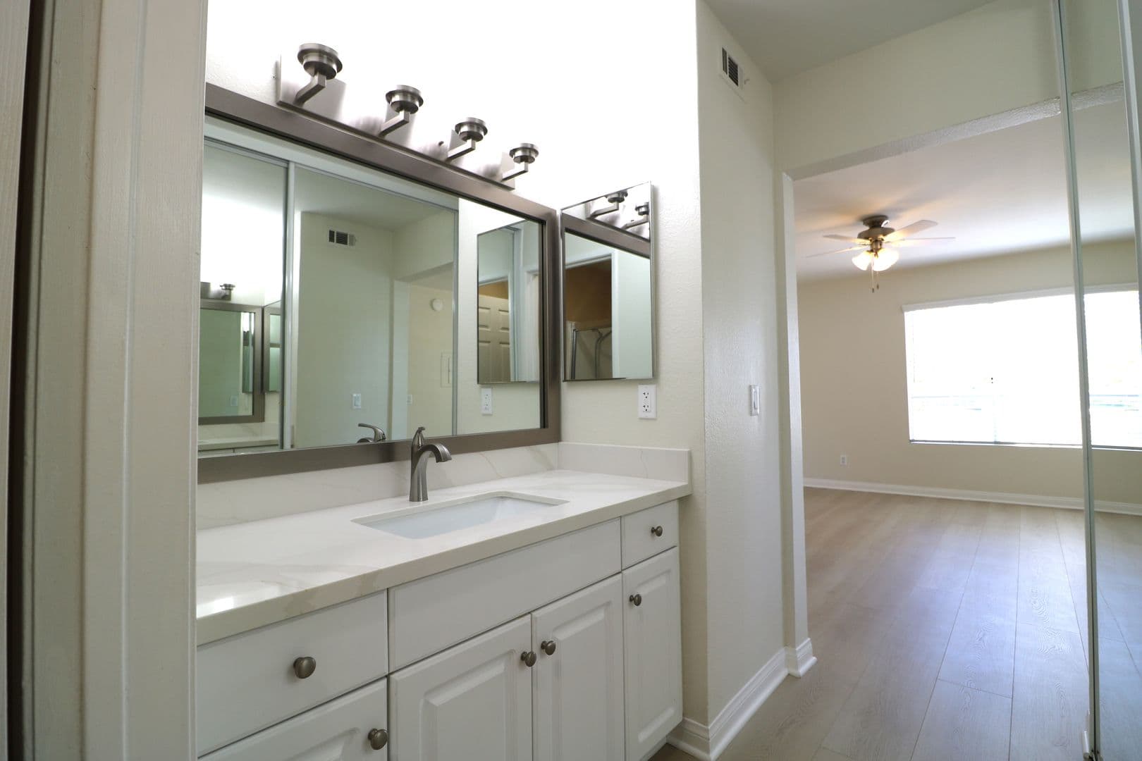 Woodland Hills Condo: 5545 Canoga Ave Unit 106