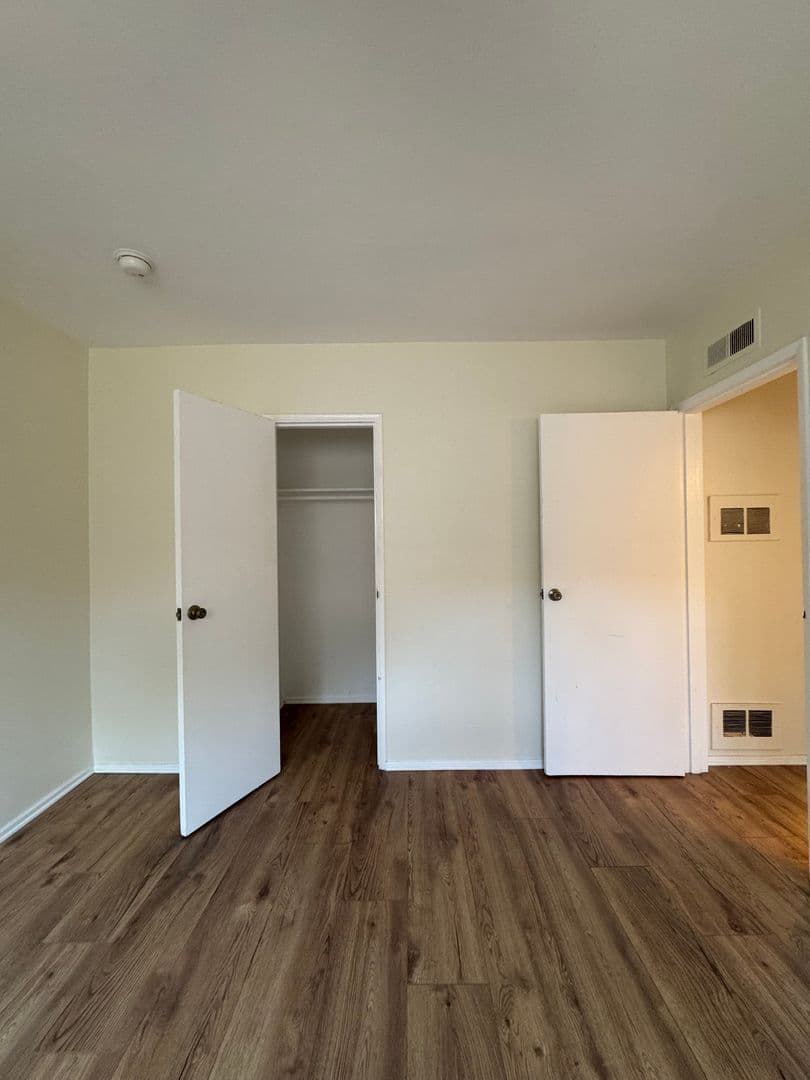 Los Angeles Apartment: 642 N. Hayworth Ave.
