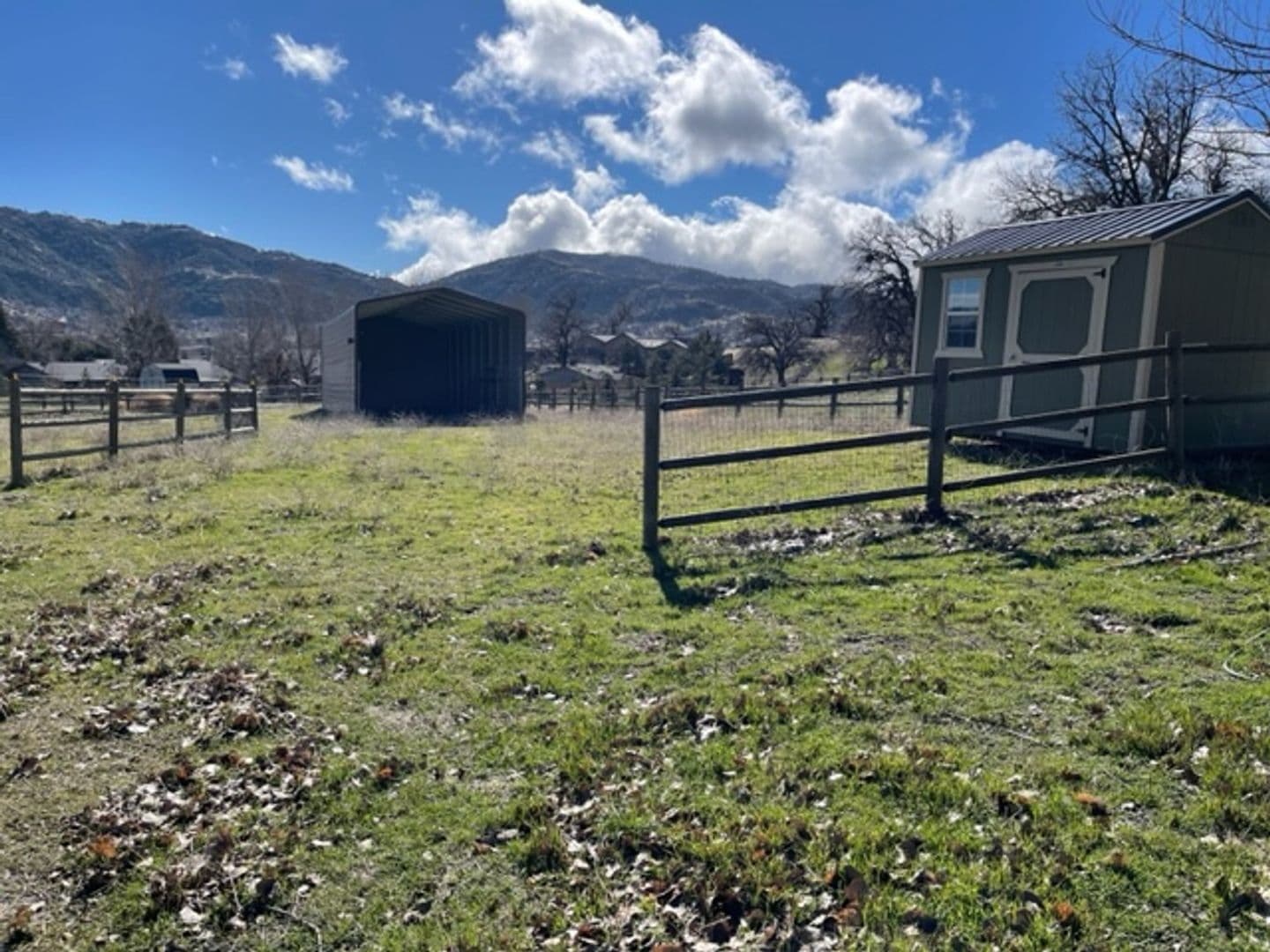 Tehachapi House: 24441 Oak Tree Court