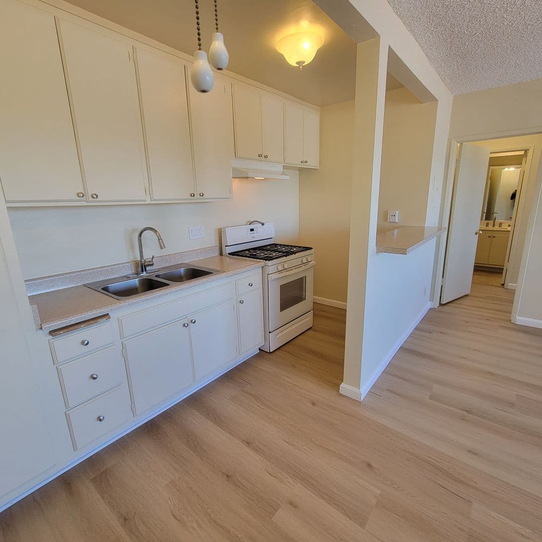 Northridge Apartment: 18429 Prairie St.