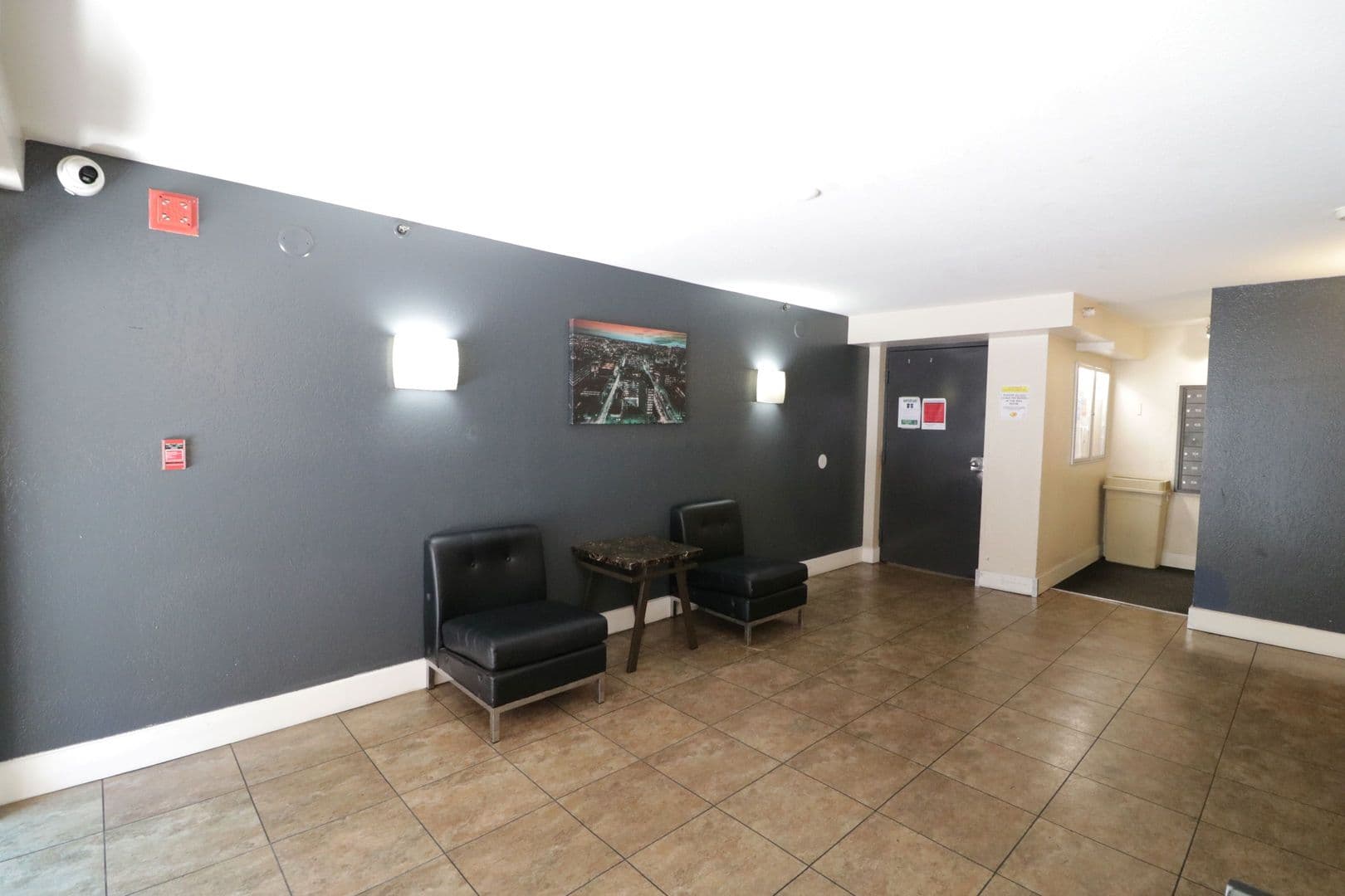 Woodland Hills Condo: 21450 Burbank Blvd. #120