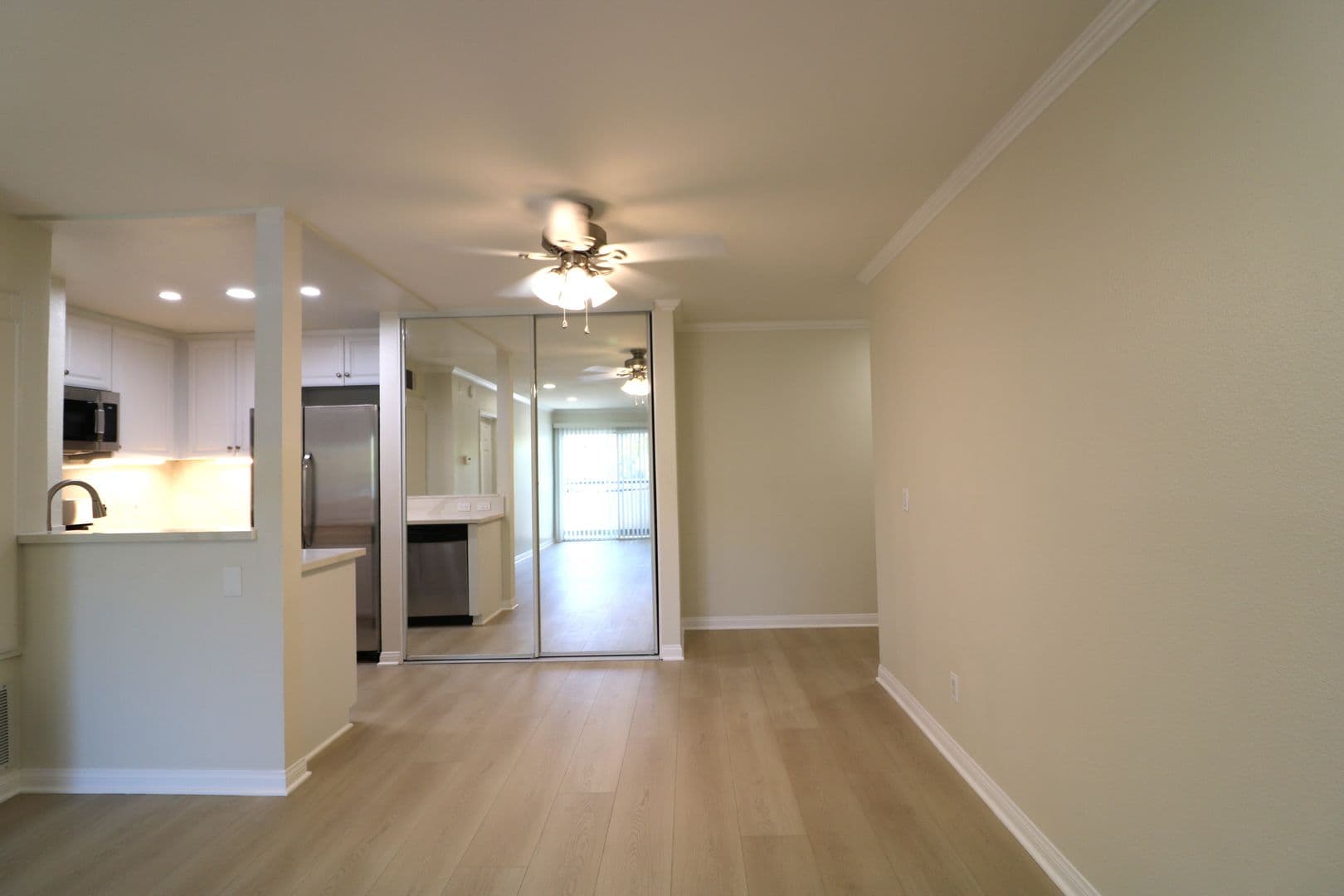 Woodland Hills Condo: 5545 Canoga Ave Unit 106