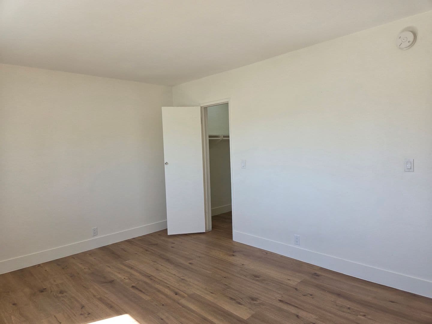 Van Nuys Apartment: 6416 Woodley Ave.