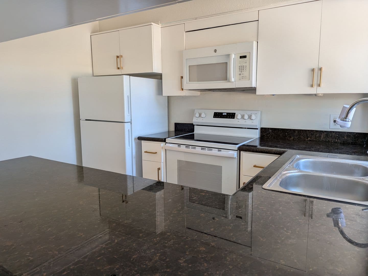 San Diego Townhome: 7930 Mission Center Court