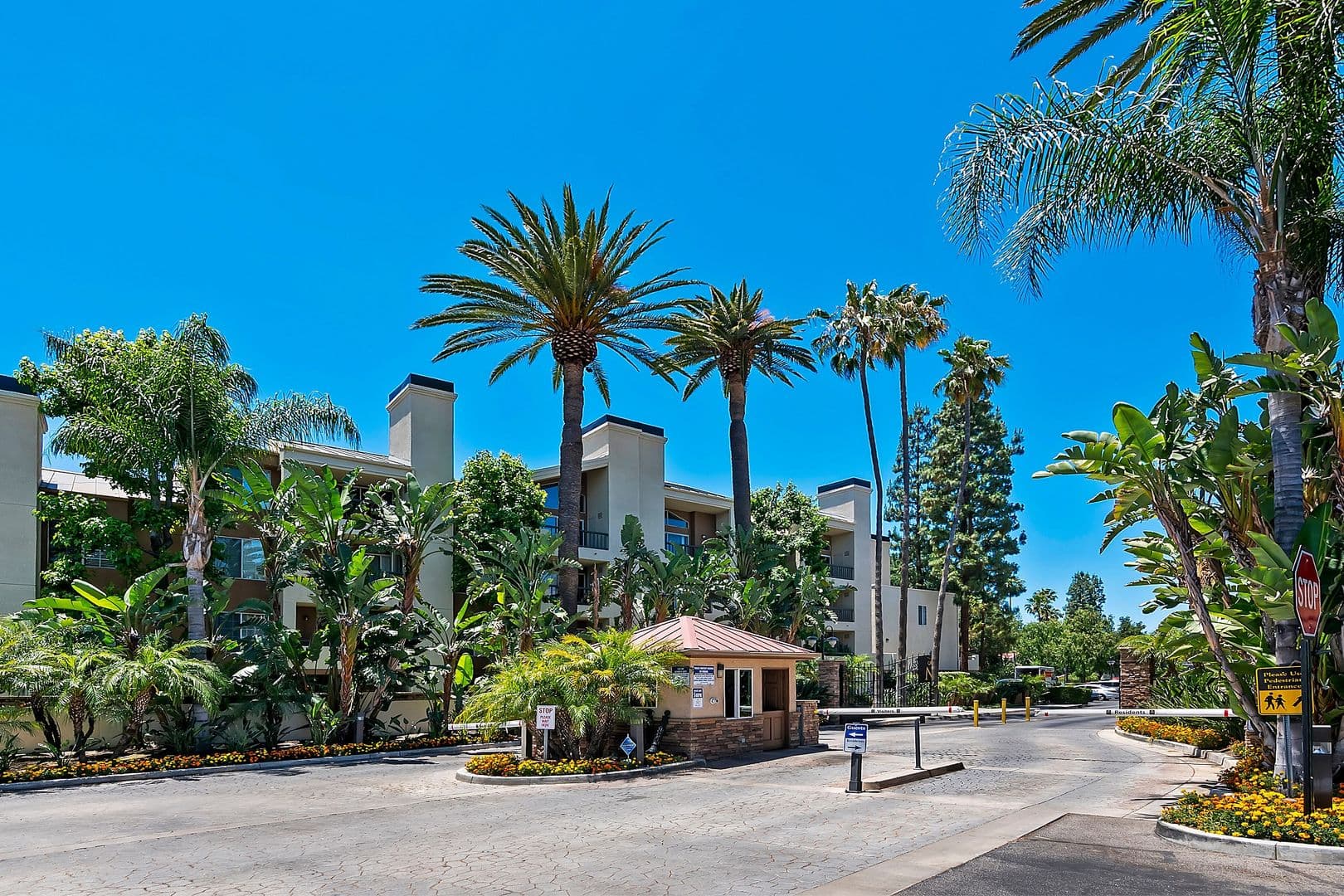 Woodland Hills Condo: 21450 Burbank Blvd. #120