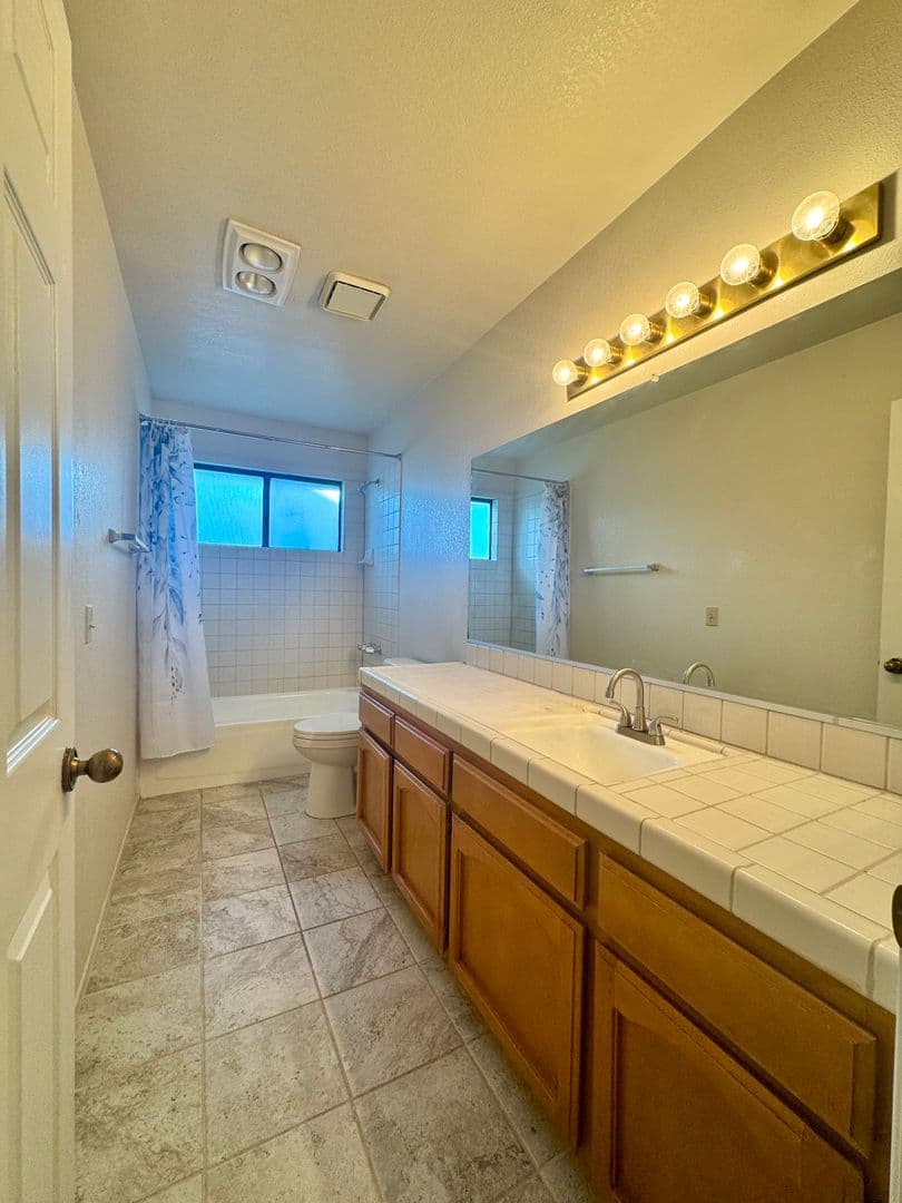 California City Apartment: 9848 Sally Ave.