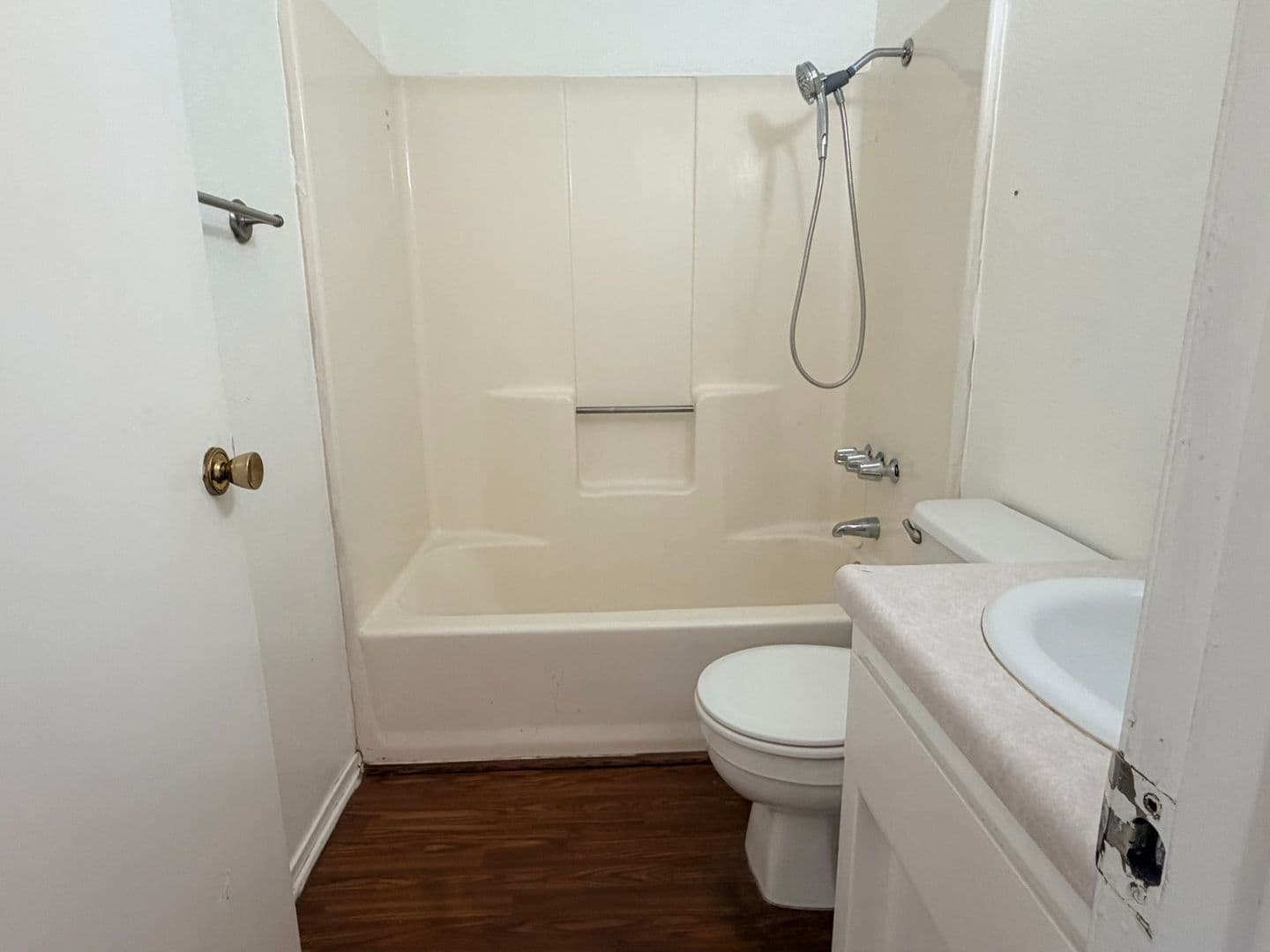 Tehachapi Apartment: 21121 Golden Hills Blvd.