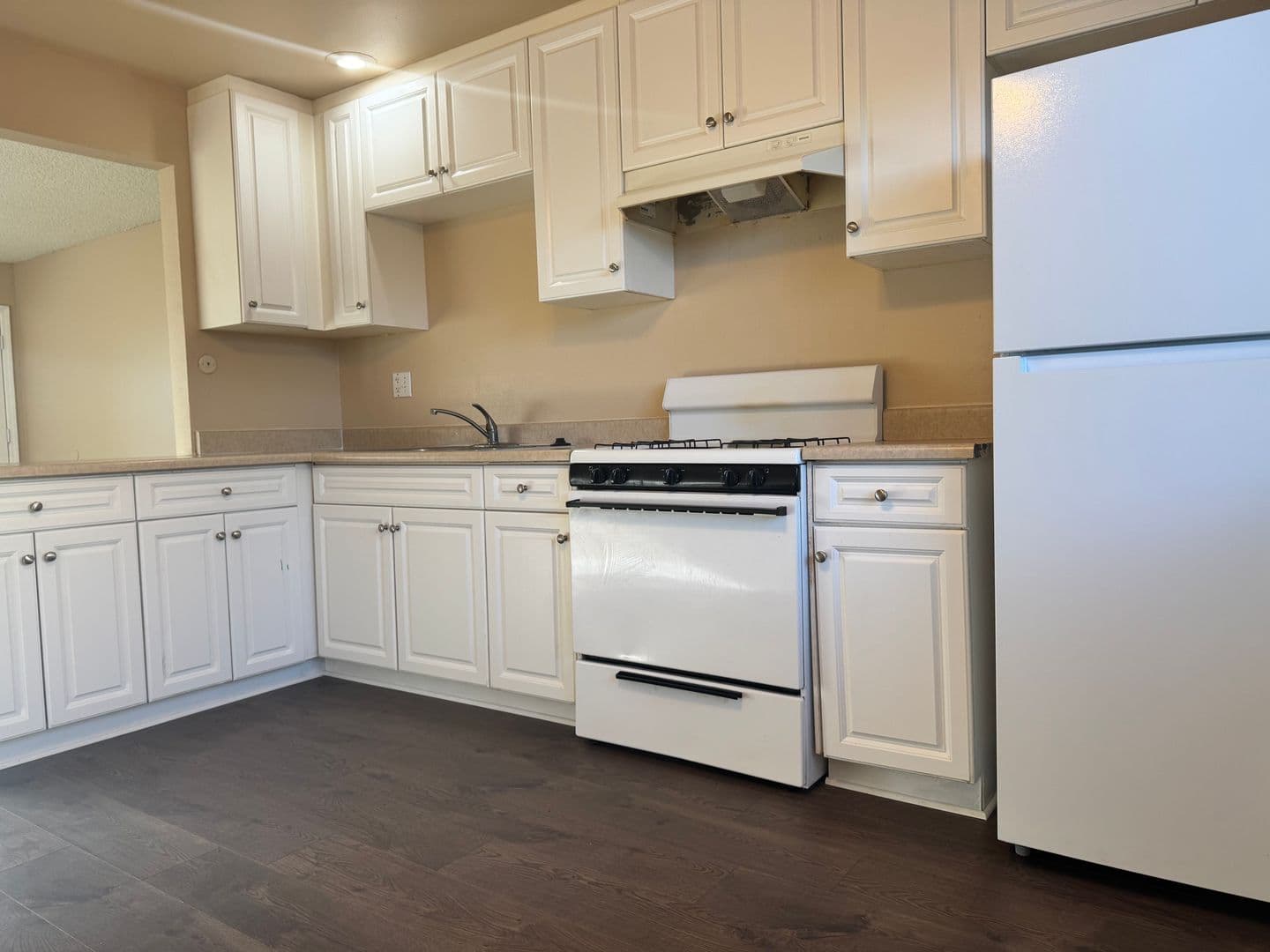 Tehachapi Apartment: 410 - 436 CA-202