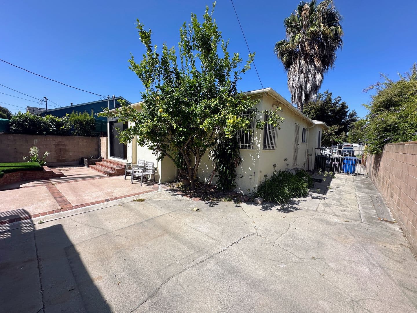 Mar Vista House: 3977 Coolidge Ave
