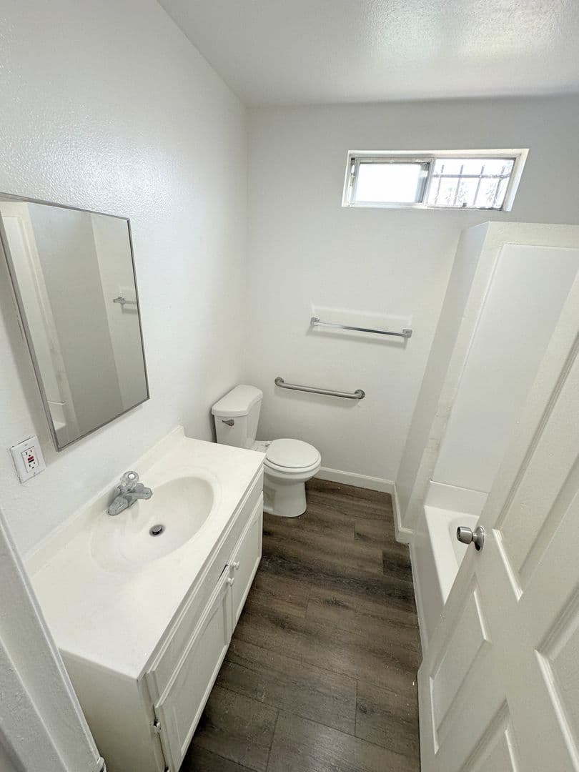 Los Angeles Apartment: 2051-2053 54th St. - 2051