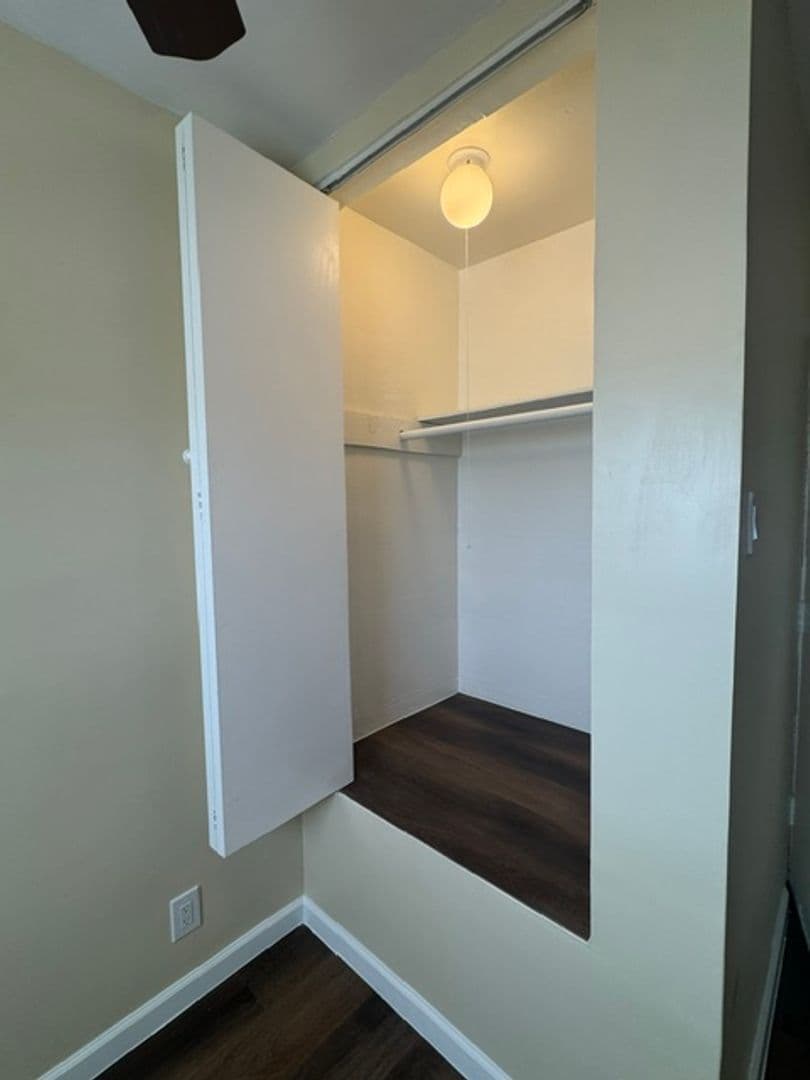 Glendale Apartment: 1009 - 1011 Western Ave.