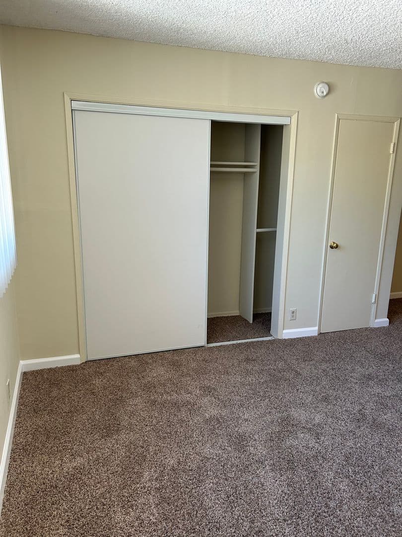 Northridge Apartment: 18550 Prairie St.