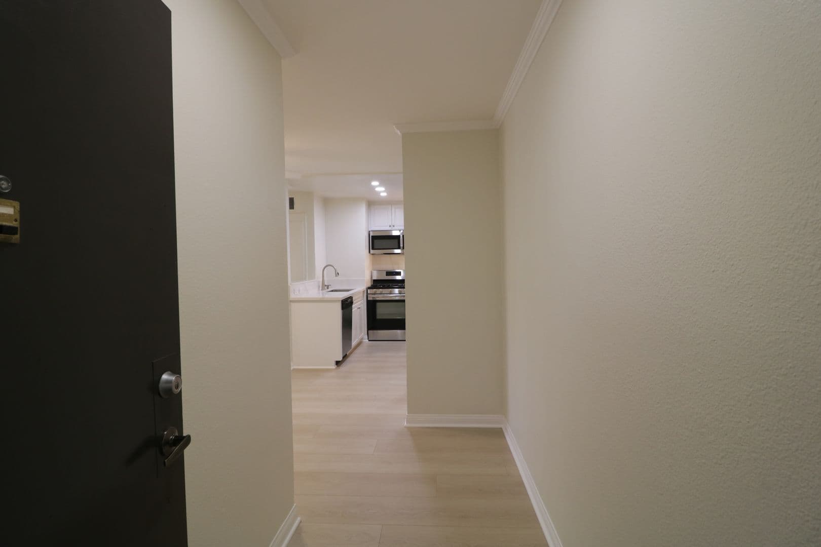 Woodland Hills Condo: 5545 Canoga Ave Unit 106