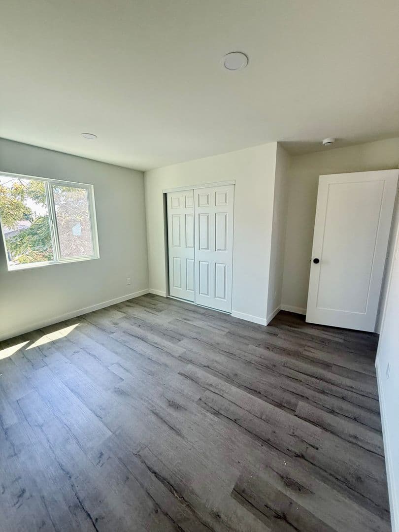 Los Angeles House: 5844 1/2 Denver Ave