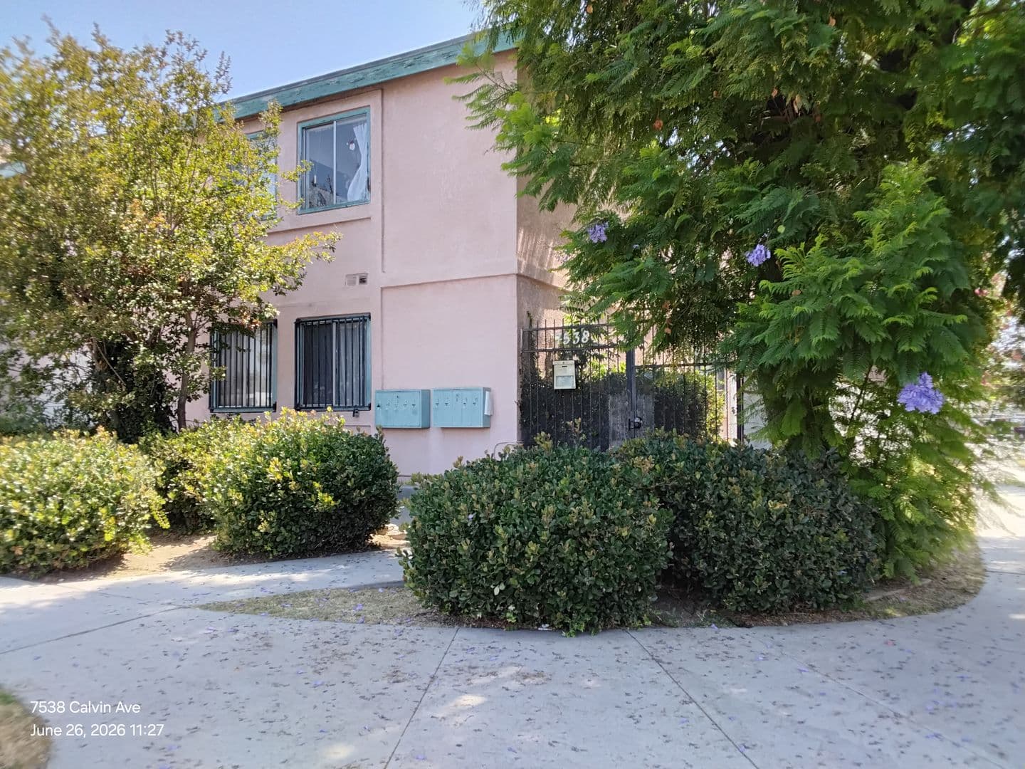 Reseda Apartment: 7538 Calvin Ave