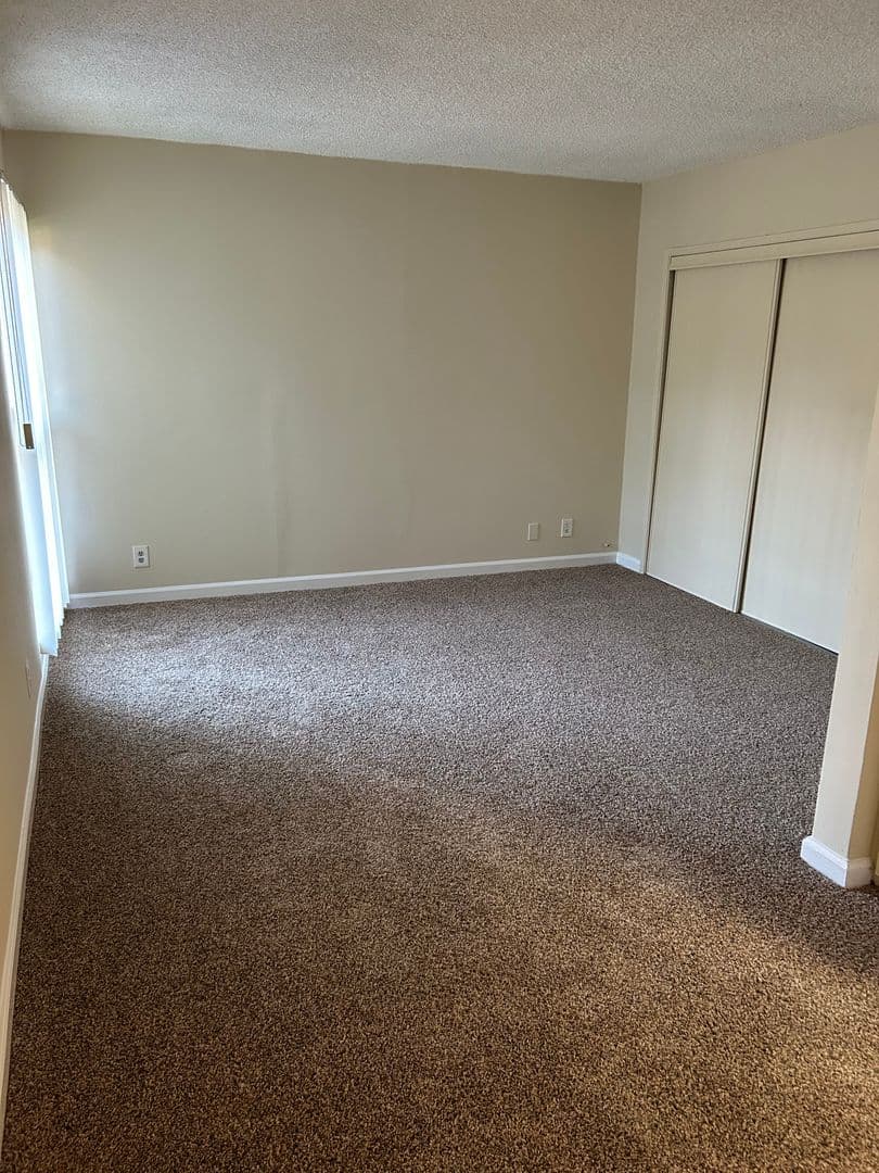 Northridge Apartment: 18550 Prairie St.