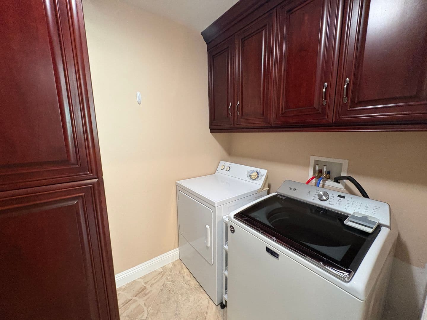 Granada Hills House: 12130 Rahn Ave