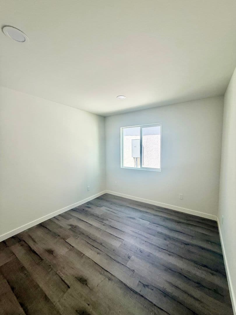 Los Angeles House: 5840 Denver Ave  - 5840