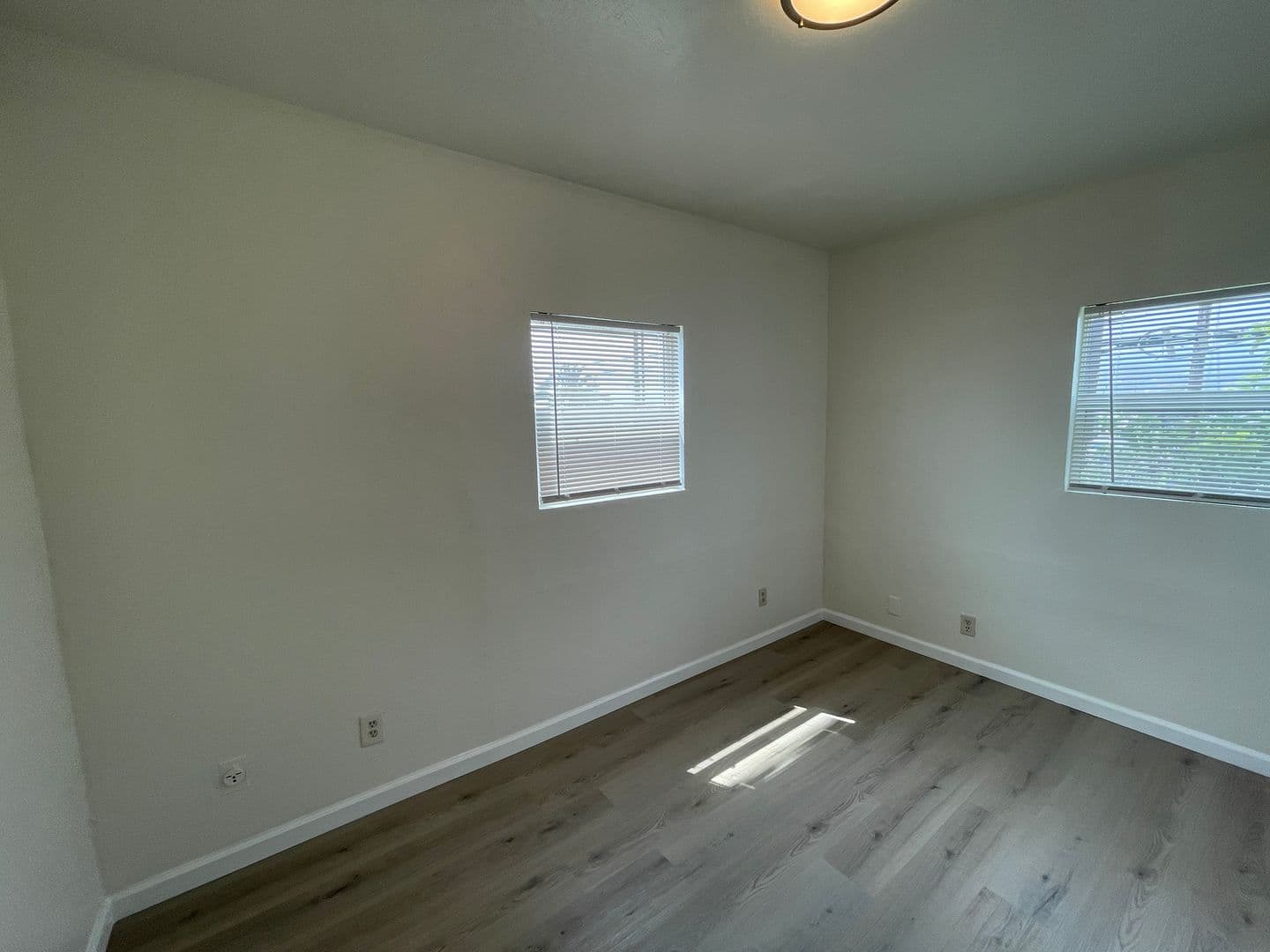 Glendale Apartment: 1009 - 1011 Western Ave.