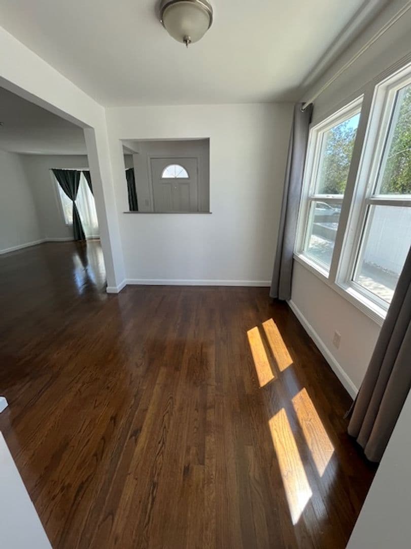 Van Nuys House: 14313 Collins St.