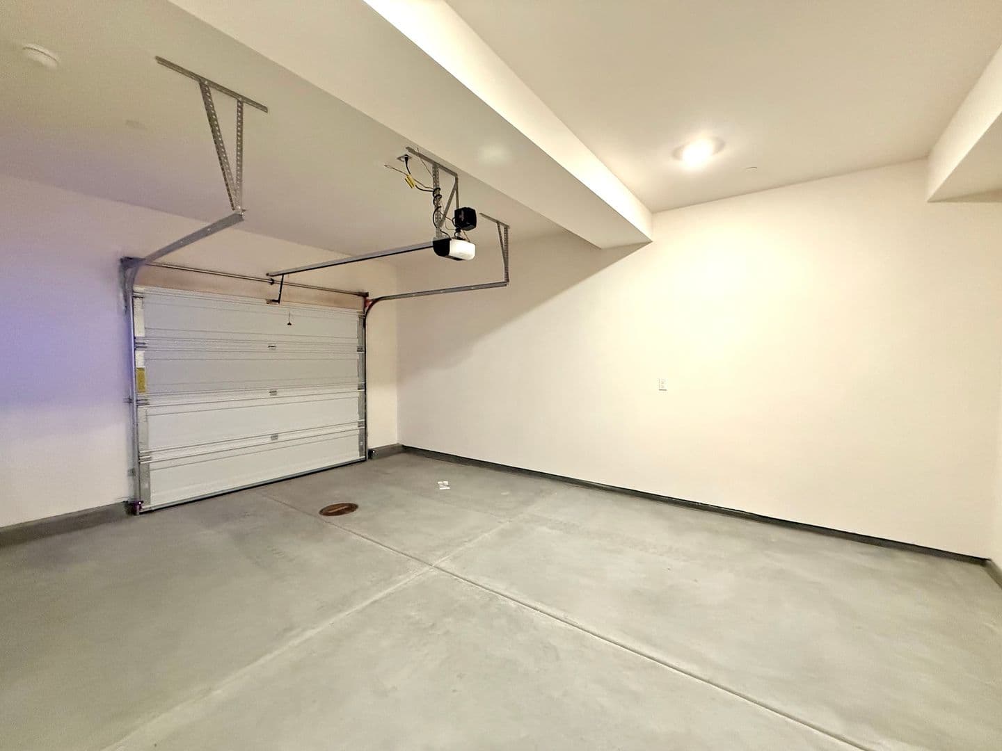 Menifee House: 26865 Millerton St.