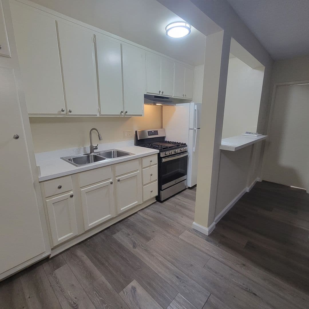 Northridge Apartment: 18429 Prairie St.