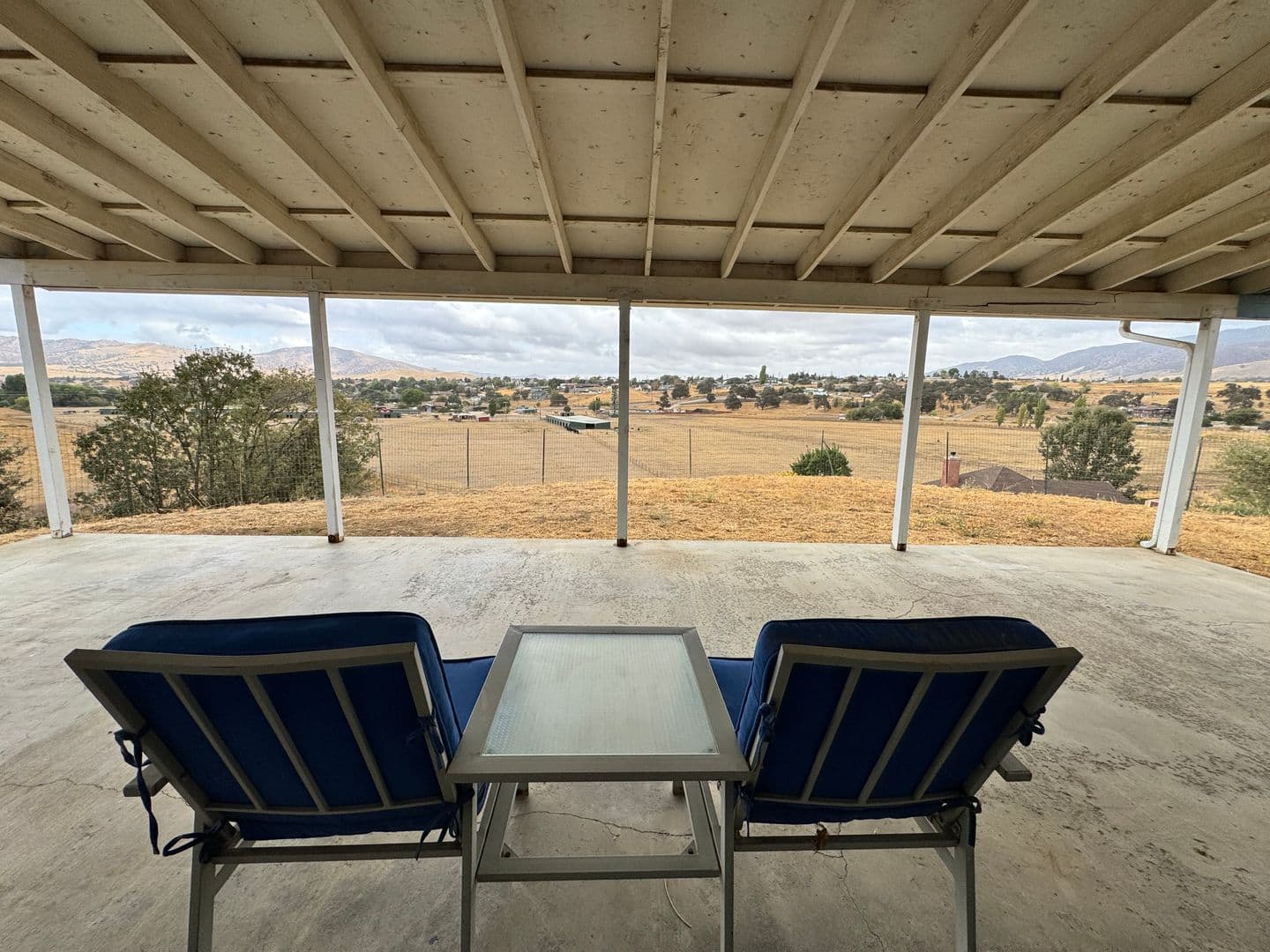 Tehachapi House: 22308 McCarthy Dr.