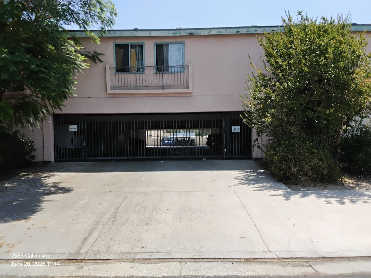Reseda Apartment: 7538 Calvin Ave